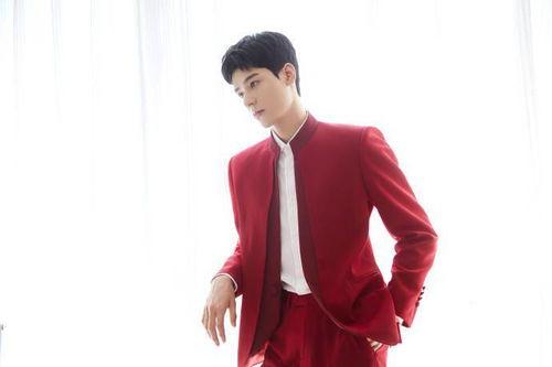 热巴龚俊最新爆料消息,甜蜜互动引粉丝热议，幕后故事揭秘